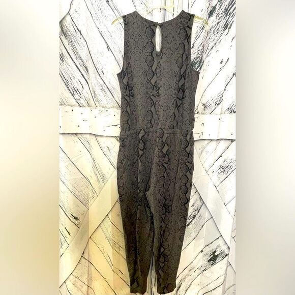 12 Thompson Sleeveless Jumpsuit Python L - Picture 2 of 8